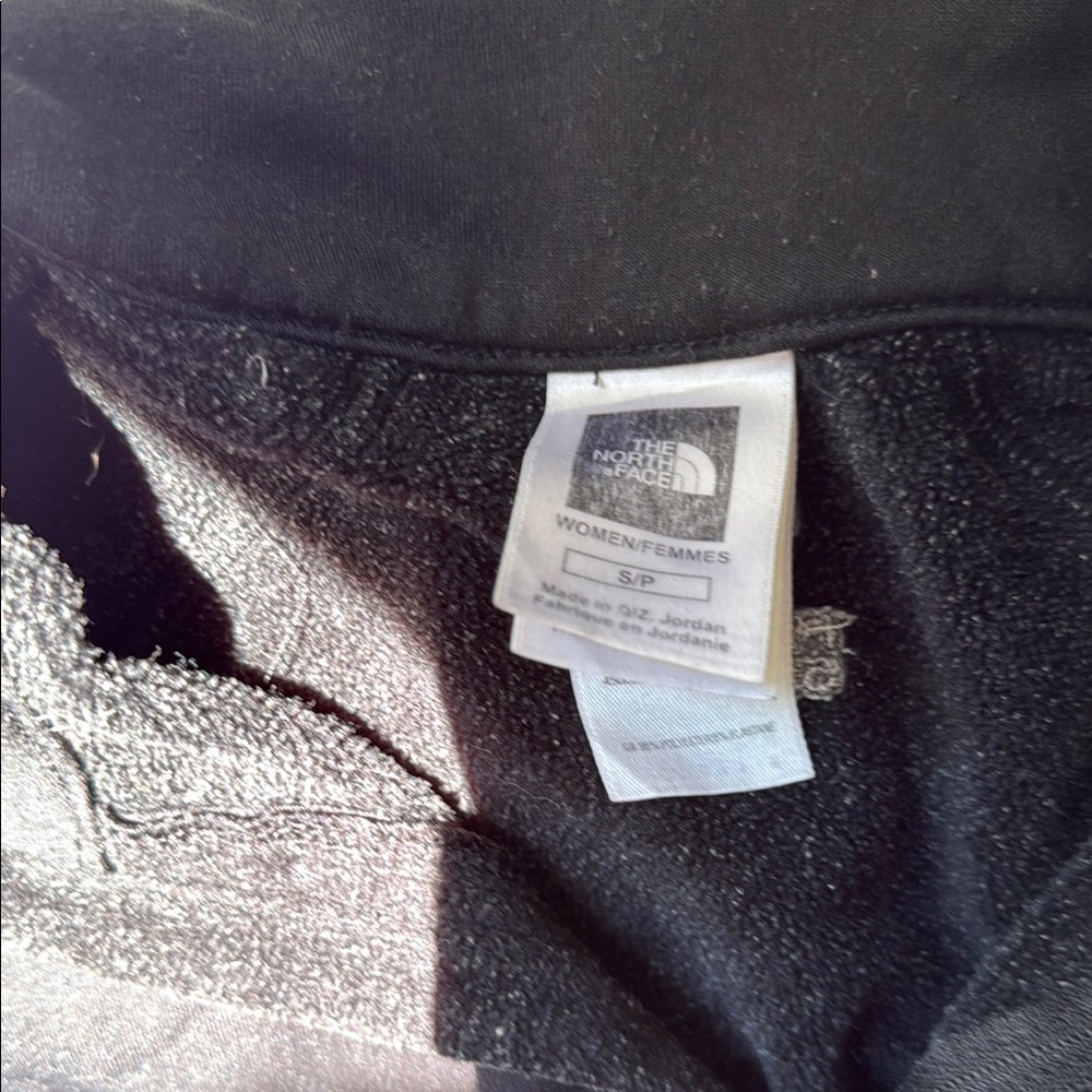 The North Face women’s size small - Picture 2 of 6